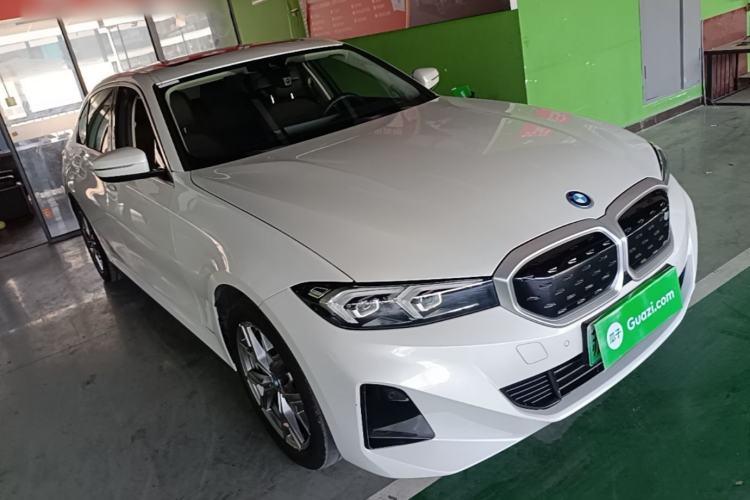 Used BMW i3 2022 eDrive 35 L Front Right 45 Deg