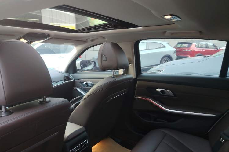 Used BMW i3 2022 eDrive 35 L Headliner