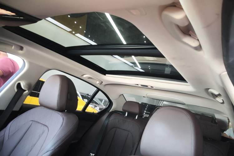 Used BMW i3 2022 eDrive 35 L Headliner