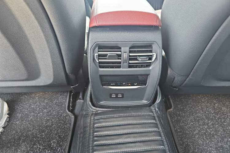 Used BMW i3 2022 eDrive 35 L Interior 1