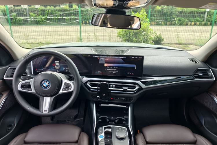 Used BMW i3 2022 eDrive 35 L Interior 1