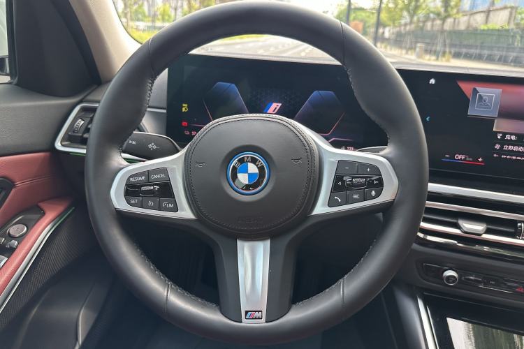 Used BMW i3 2022 eDrive 35 L Interior 10