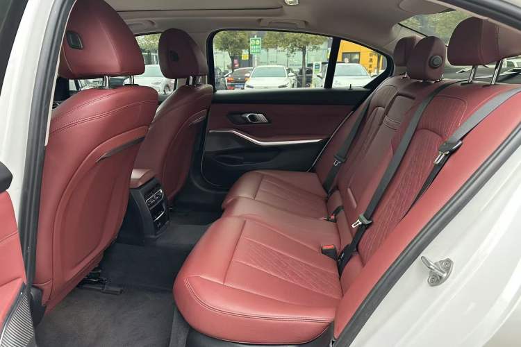 Used BMW i3 2022 eDrive 35 L Interior 3