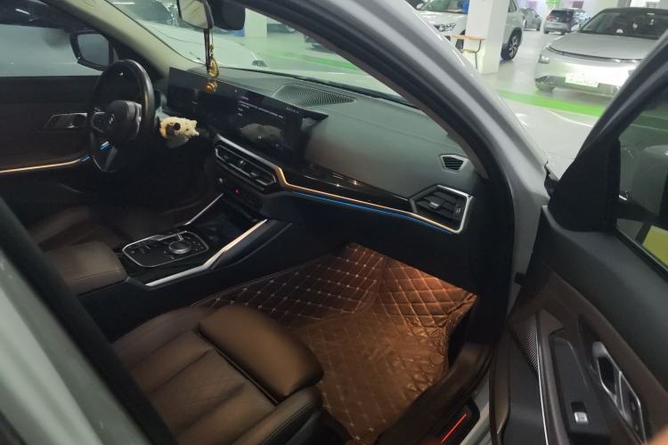 Used BMW i3 2022 eDrive 35 L Interior 3