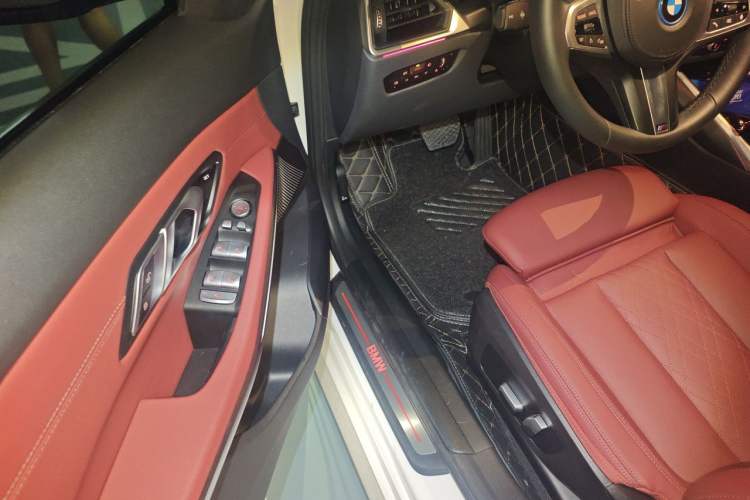 Used BMW i3 2022 eDrive 35 L Interior 3
