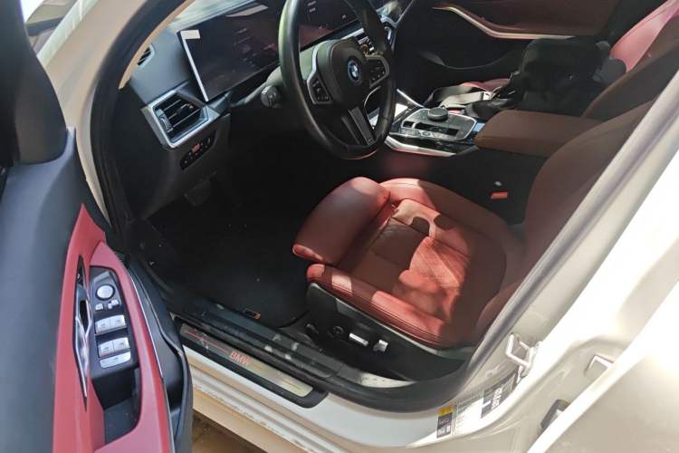 Used BMW i3 2022 eDrive 35 L Interior 3