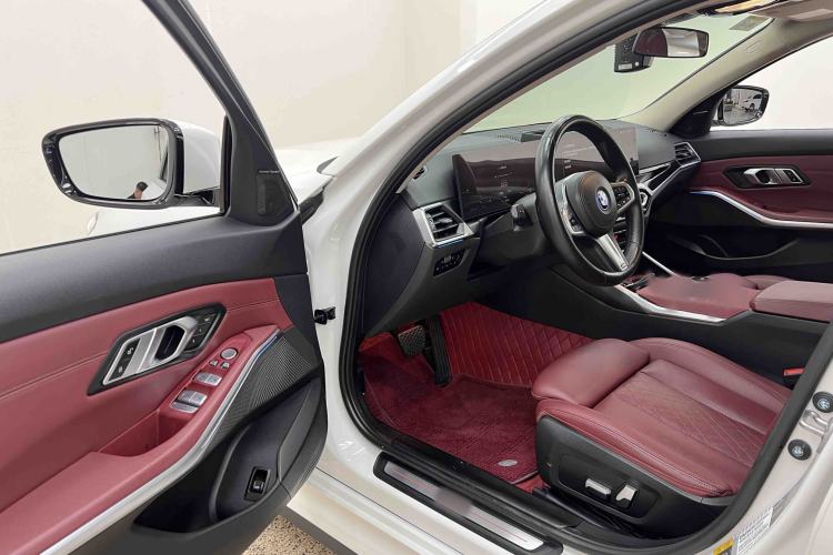 Used BMW i3 2022 eDrive 35 L Interior 3