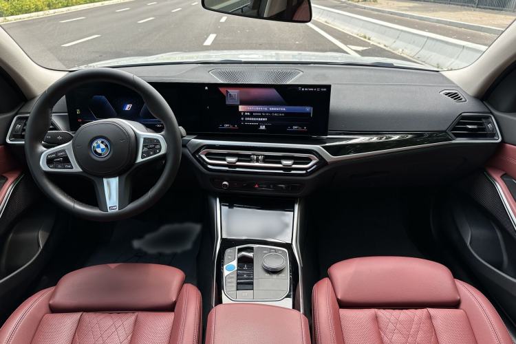 Used BMW i3 2022 eDrive 35 L Interior 3