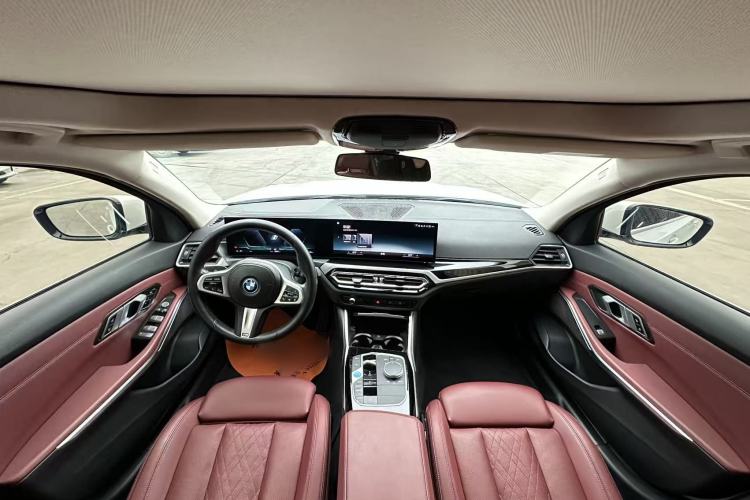 Used BMW i3 2022 eDrive 35 L Interior 4