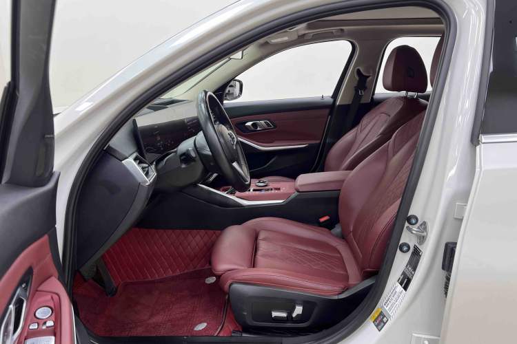Used BMW i3 2022 eDrive 35 L Interior 4