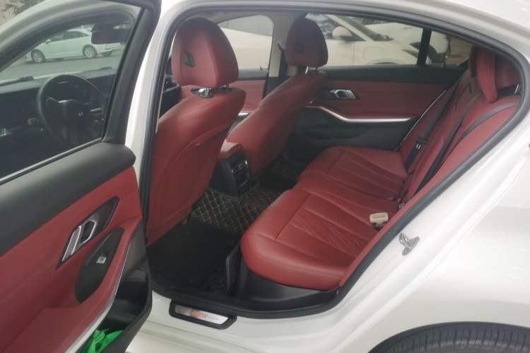 Used BMW i3 2022 eDrive 35 L Interior 4