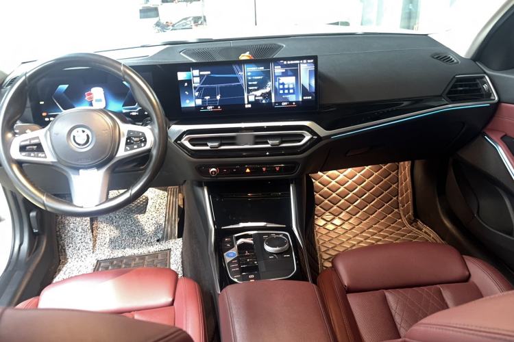 Used BMW i3 2022 eDrive 35 L Interior 4