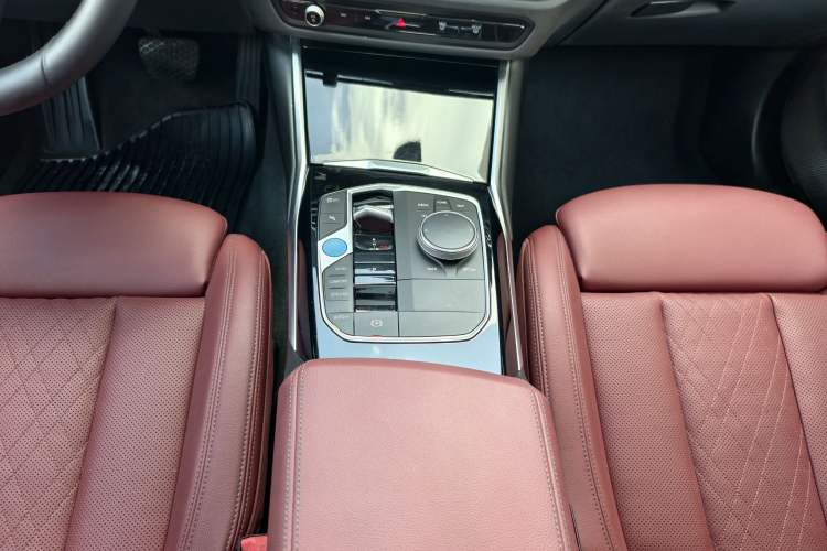 Used BMW i3 2022 eDrive 35 L Interior 5