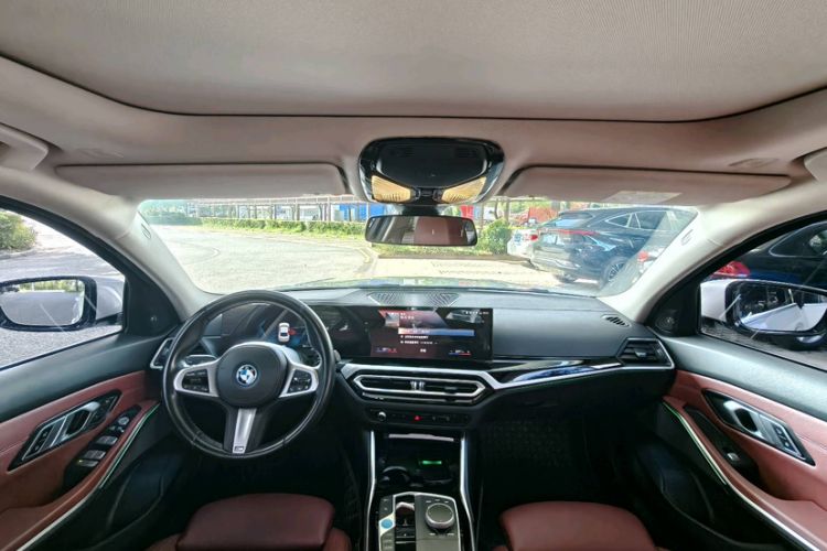 Used BMW i3 2022 eDrive 35 L Interior 5