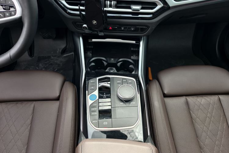 Used BMW i3 2022 eDrive 35 L Interior 5