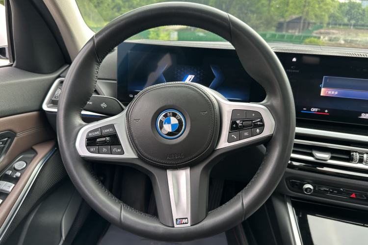 Used BMW i3 2022 eDrive 35 L Interior 5