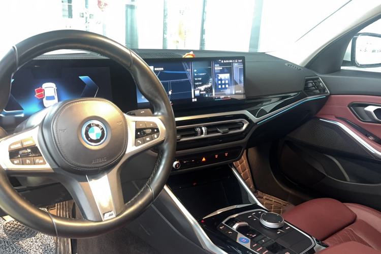 Used BMW i3 2022 eDrive 35 L Interior 5