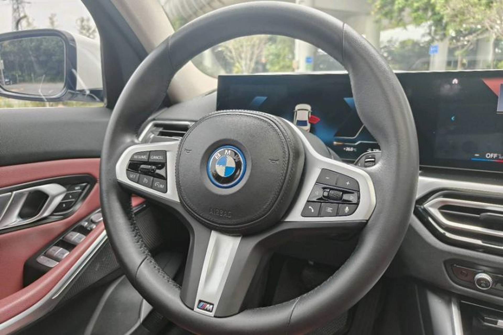 Used BMW i3 2022 eDrive 35 L Interior 6