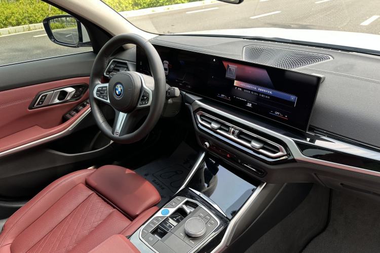 Used BMW i3 2022 eDrive 35 L Interior 6