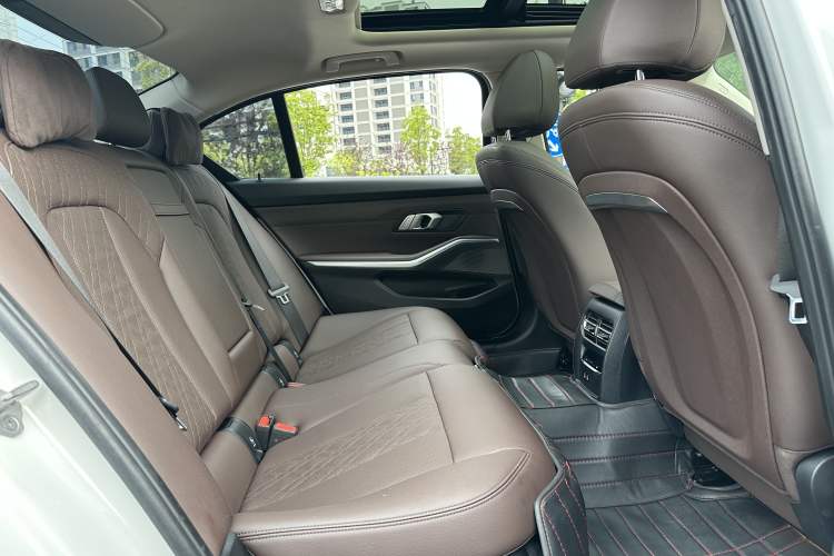 Used BMW i3 2022 eDrive 35 L Interior 7