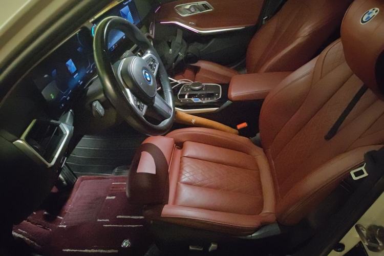 Used BMW i3 2022 eDrive 35 L Left Front Seat