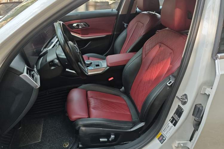 Used BMW i3 2022 eDrive 35 L Left Front Seat