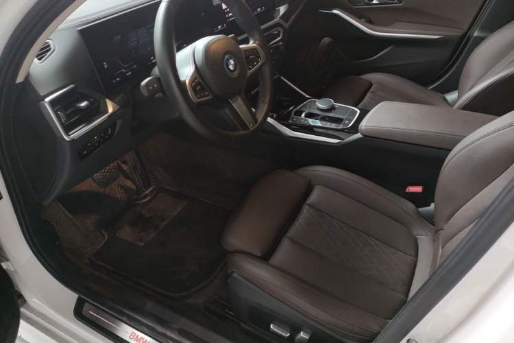 Used BMW i3 2022 eDrive 35 L Left Front Seat