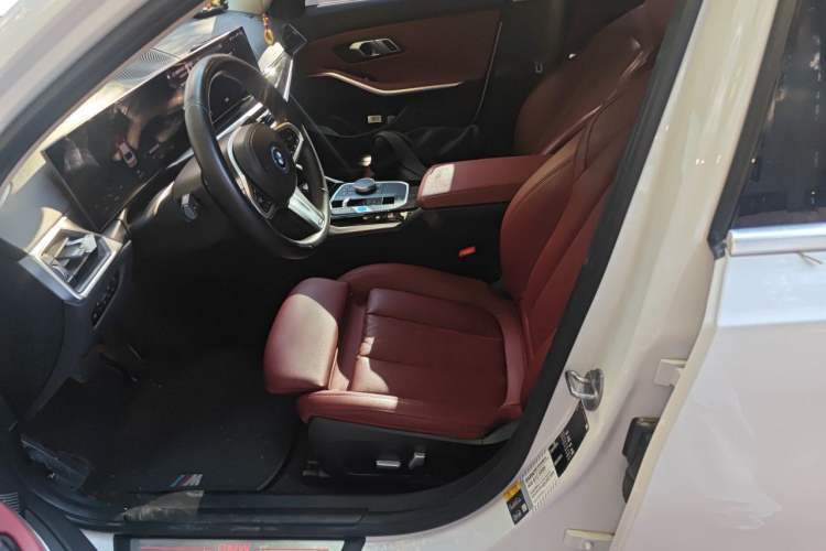 Used BMW i3 2022 eDrive 35 L Left Front Seat
