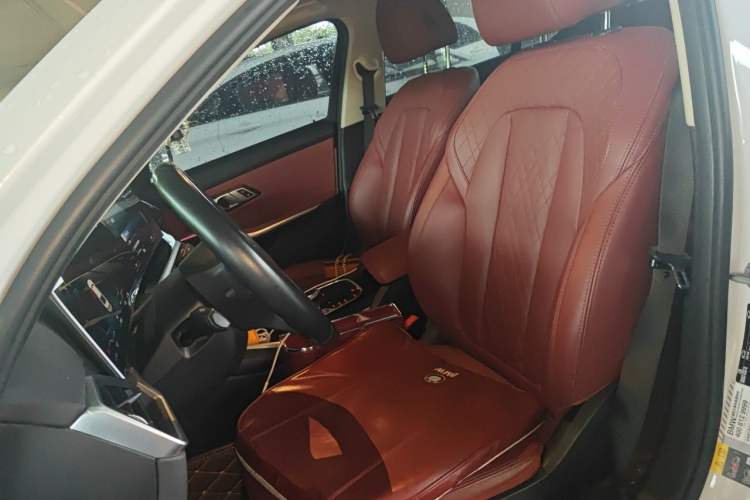 Used BMW i3 2022 eDrive 35 L Left Front Seat