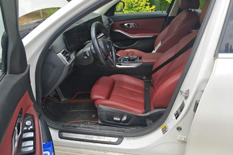 Used BMW i3 2022 eDrive 35 L Left Front Seat