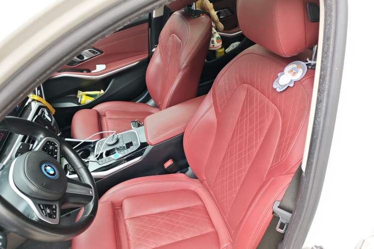 Used BMW i3 2022 eDrive 35 L Left Front Seat