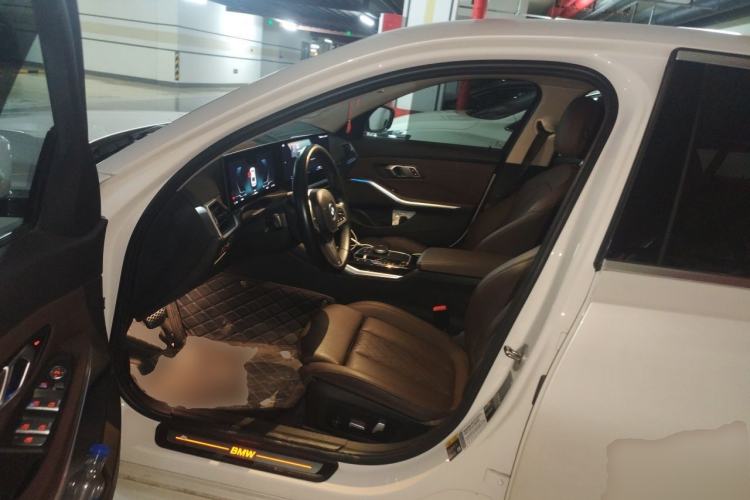 Used BMW i3 2022 eDrive 35 L Left Front Seat