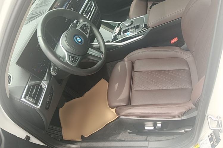 Used BMW i3 2022 eDrive 35 L Left Front Seat