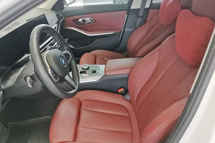 Used BMW i3 2022 eDrive 35 L Left Front Seat