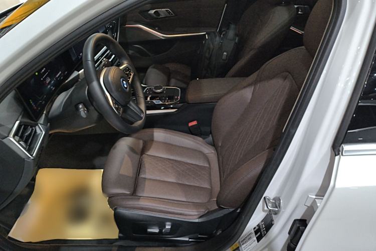Used BMW i3 2022 eDrive 35 L Left Front Seat