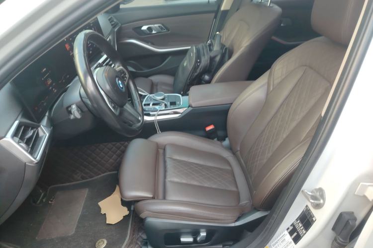 Used BMW i3 2022 eDrive 35 L Left Front Seat