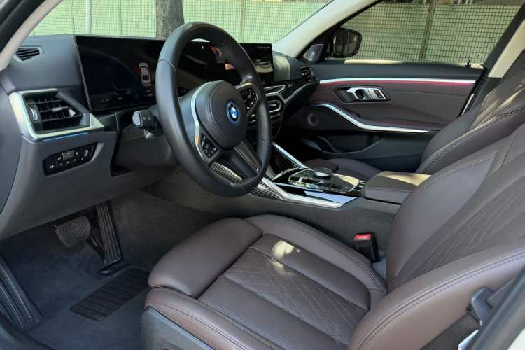 Used BMW i3 2022 eDrive 35 L Left Front Seat