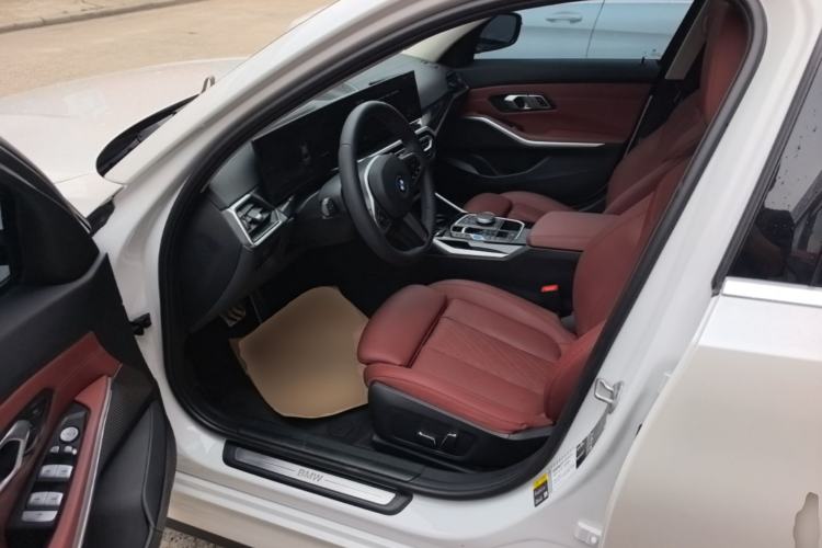 Used BMW i3 2022 eDrive 35 L Left Front Seat