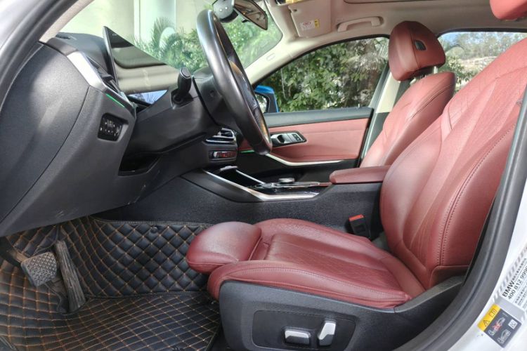 Used BMW i3 2022 eDrive 35 L Left Front Seat