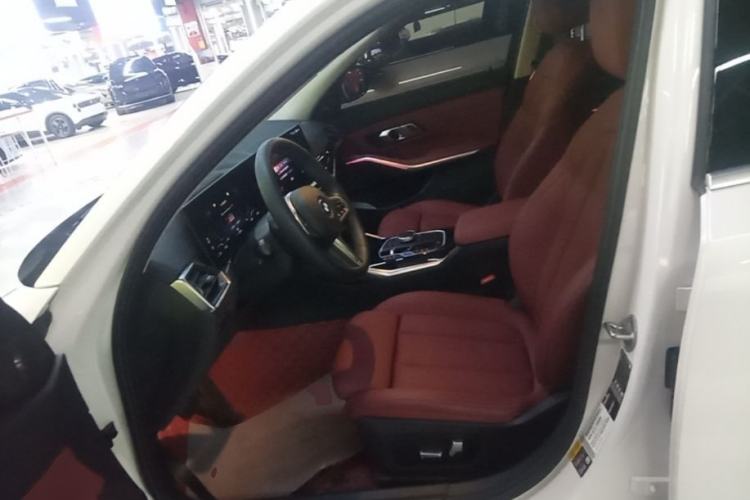 Used BMW i3 2022 eDrive 35 L Left Front Seat