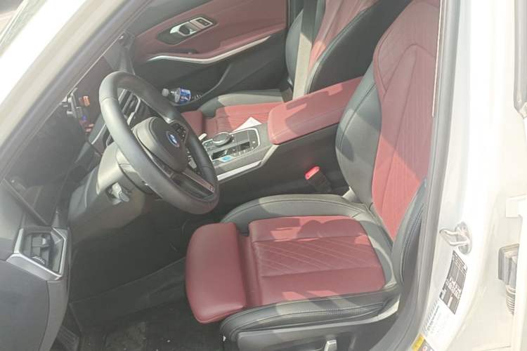 Used BMW i3 2022 eDrive 35 L Left Front Seat
