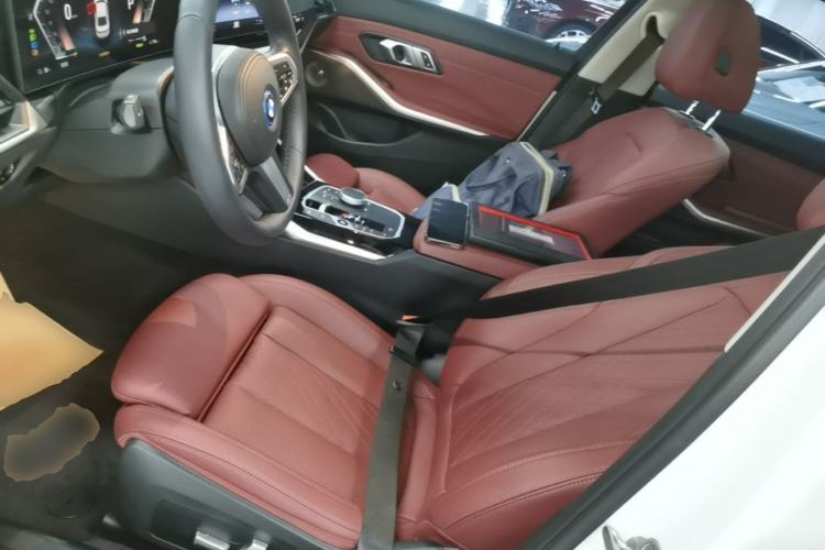 Used BMW i3 2022 eDrive 35 L Left Front Seat