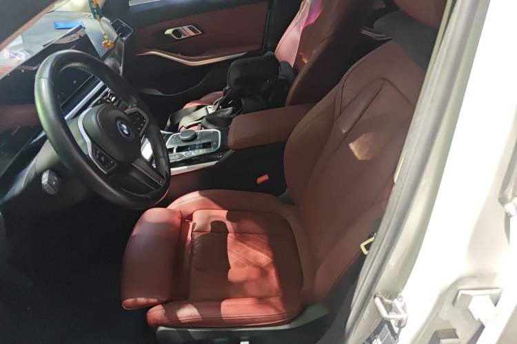 Used BMW i3 2022 eDrive 35 L Left Front Seat
