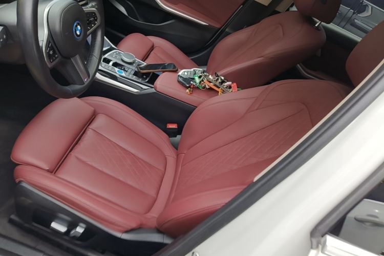 Used BMW i3 2022 eDrive 35 L Left Front Seat