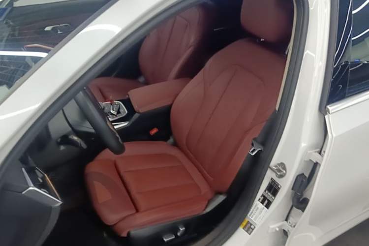Used BMW i3 2022 eDrive 35 L Left Front Seat