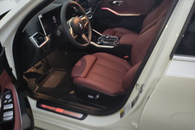 Used BMW i3 2022 eDrive 35 L Left Front Seat
