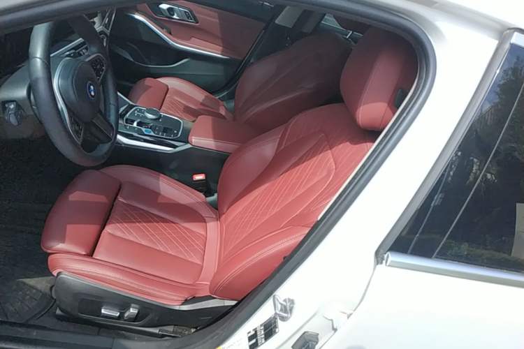 Used BMW i3 2022 eDrive 35 L Left Front Seat