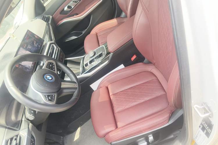 Used BMW i3 2022 eDrive 35 L Left Front Seat