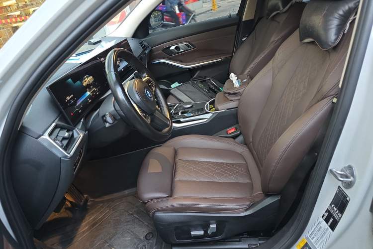 Used BMW i3 2022 eDrive 35 L Left Front Seat