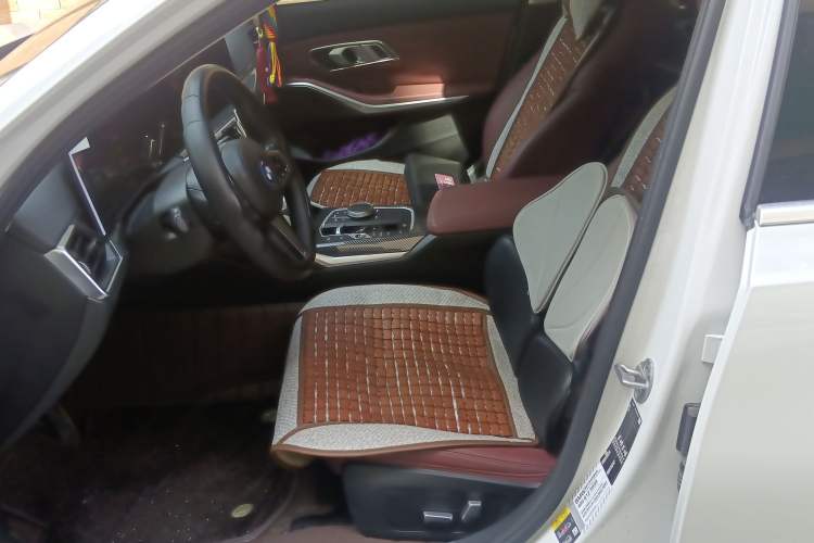 Used BMW i3 2022 eDrive 35 L Left Front Seat